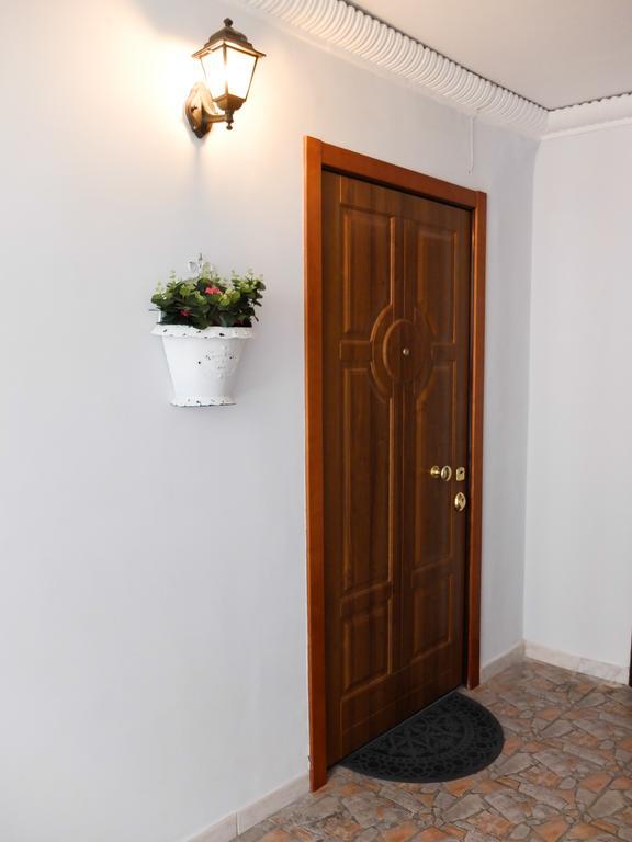 Largo Donnaregina Apartment *